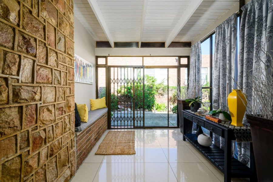 8 Bedroom Property for Sale in Summerstrand Eastern Cape